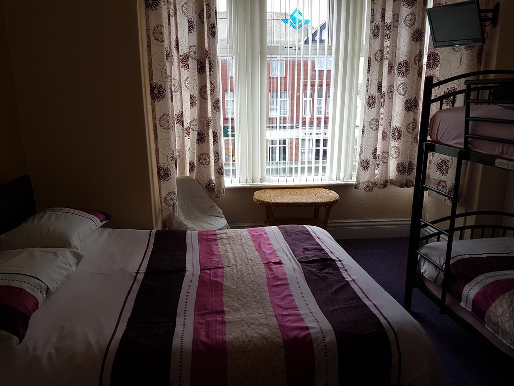 Kings Court Families & Couples Bed & Breakfast Blackpool Eksteriør bilde