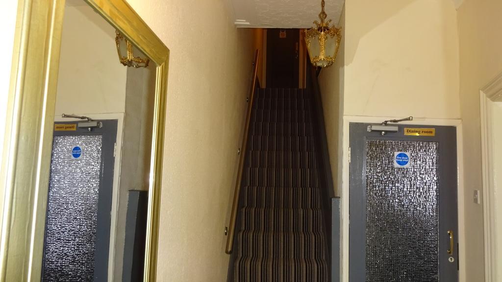 Kings Court Families & Couples Bed & Breakfast Blackpool Eksteriør bilde
